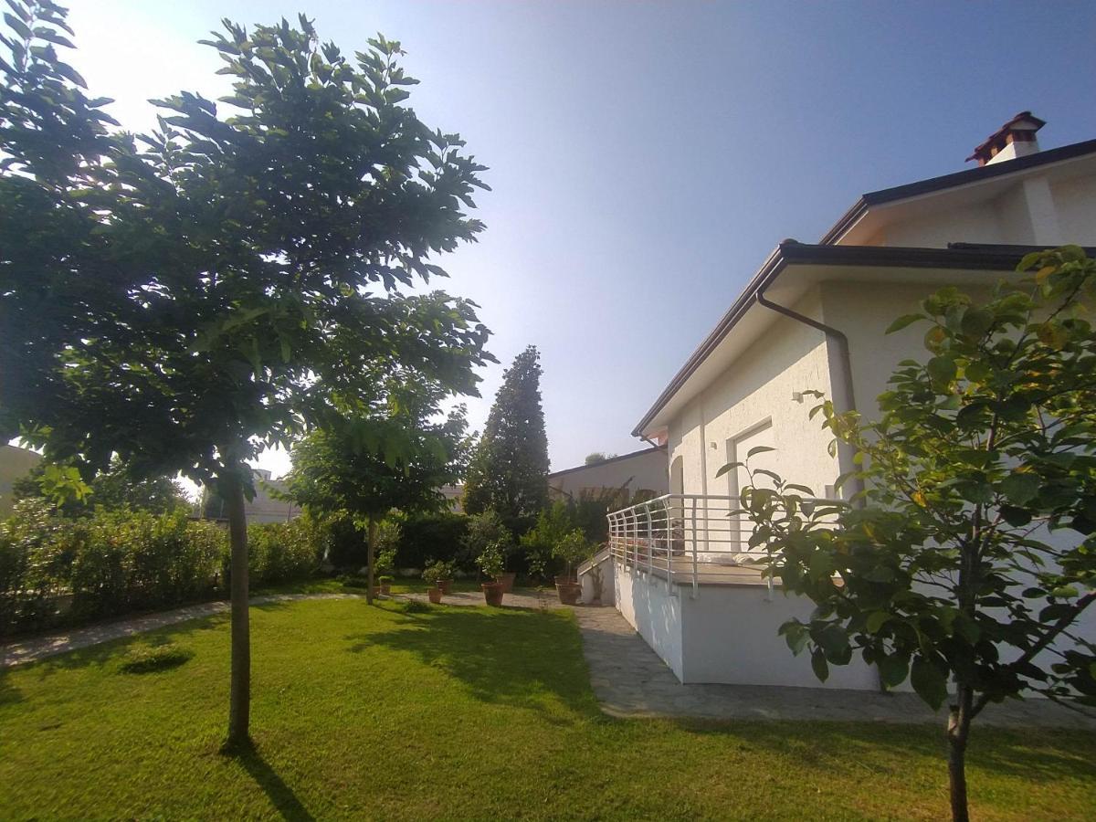 B&B Villa La Bouganville Camaiore Eksteriør bilde