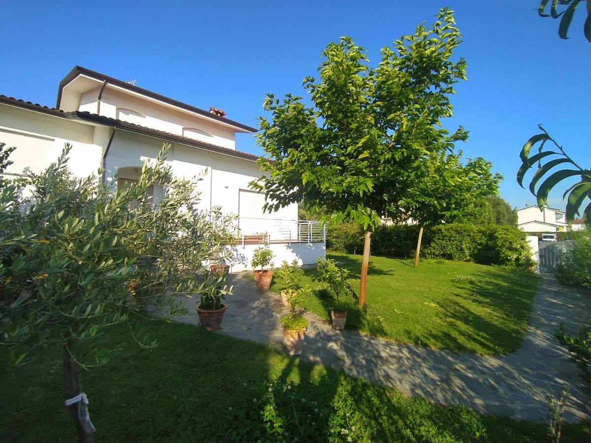B&B Villa La Bouganville Camaiore Eksteriør bilde