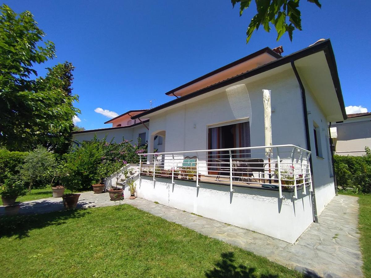 B&B Villa La Bouganville Camaiore Eksteriør bilde
