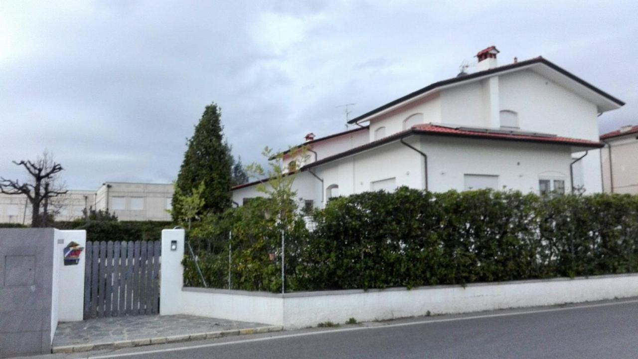 B&B Villa La Bouganville Camaiore Eksteriør bilde
